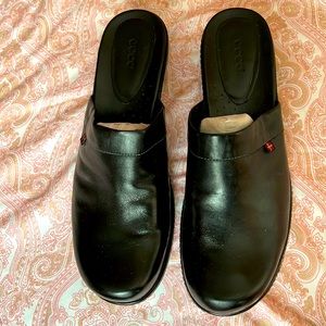 Ecco black leather clogs. Sz 42